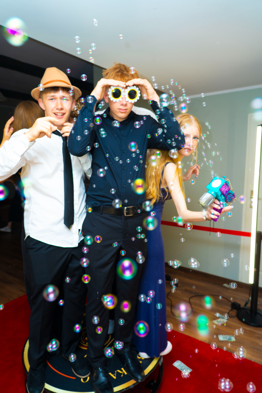 To był wyjątkowy bal. Zobacz, jak bawili się ósmoklasiści z Jedynki