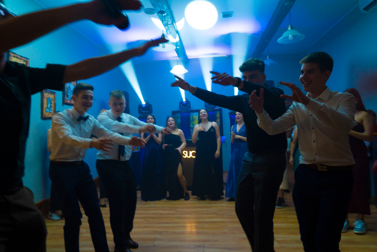 To był wyjątkowy bal. Zobacz, jak bawili się ósmoklasiści z Jedynki