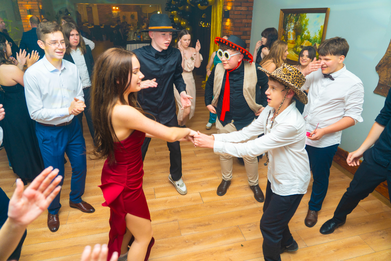 To był wyjątkowy bal. Zobacz, jak bawili się ósmoklasiści z Jedynki