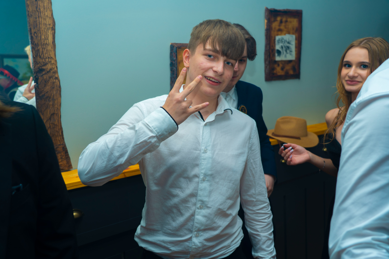 To był wyjątkowy bal. Zobacz, jak bawili się ósmoklasiści z Jedynki