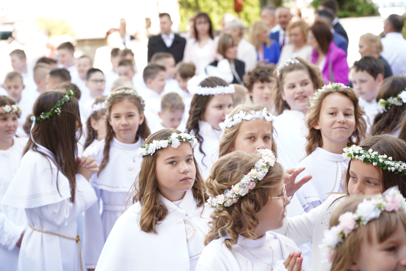 Komunia w Strzałkowie ZDJĘCIA