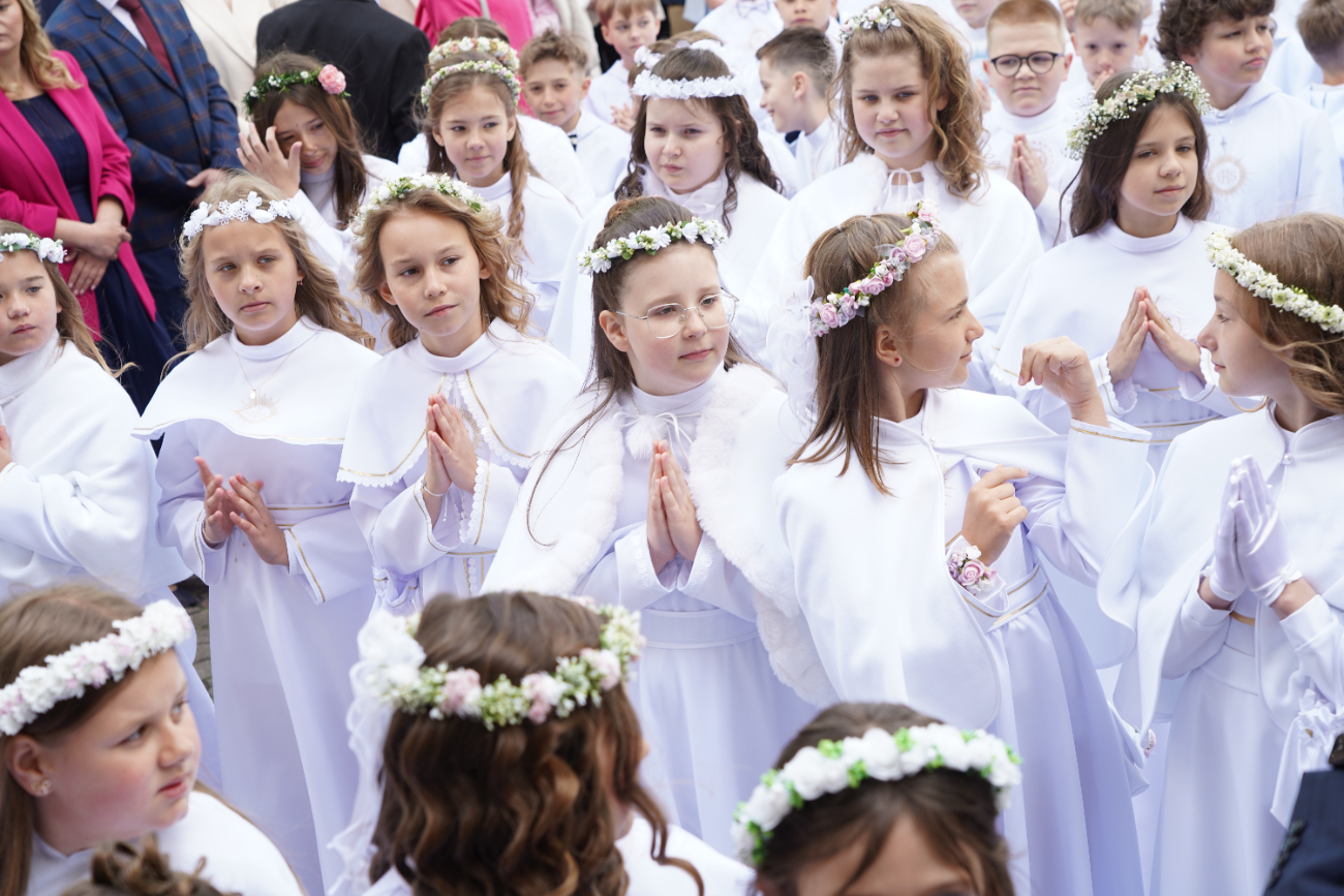 Komunia w Strzałkowie ZDJĘCIA