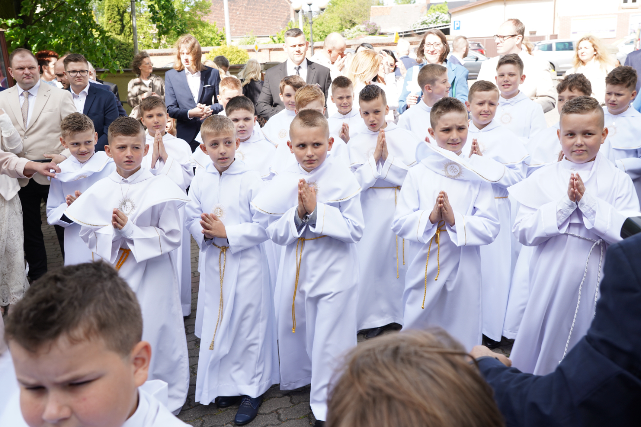 Komunia w Strzałkowie ZDJĘCIA