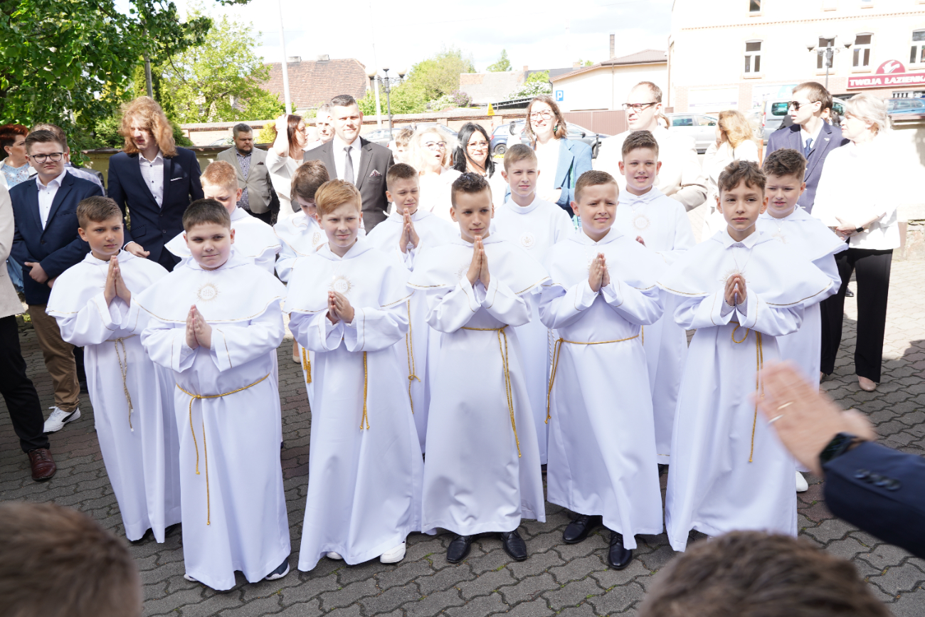 Komunia w Strzałkowie ZDJĘCIA