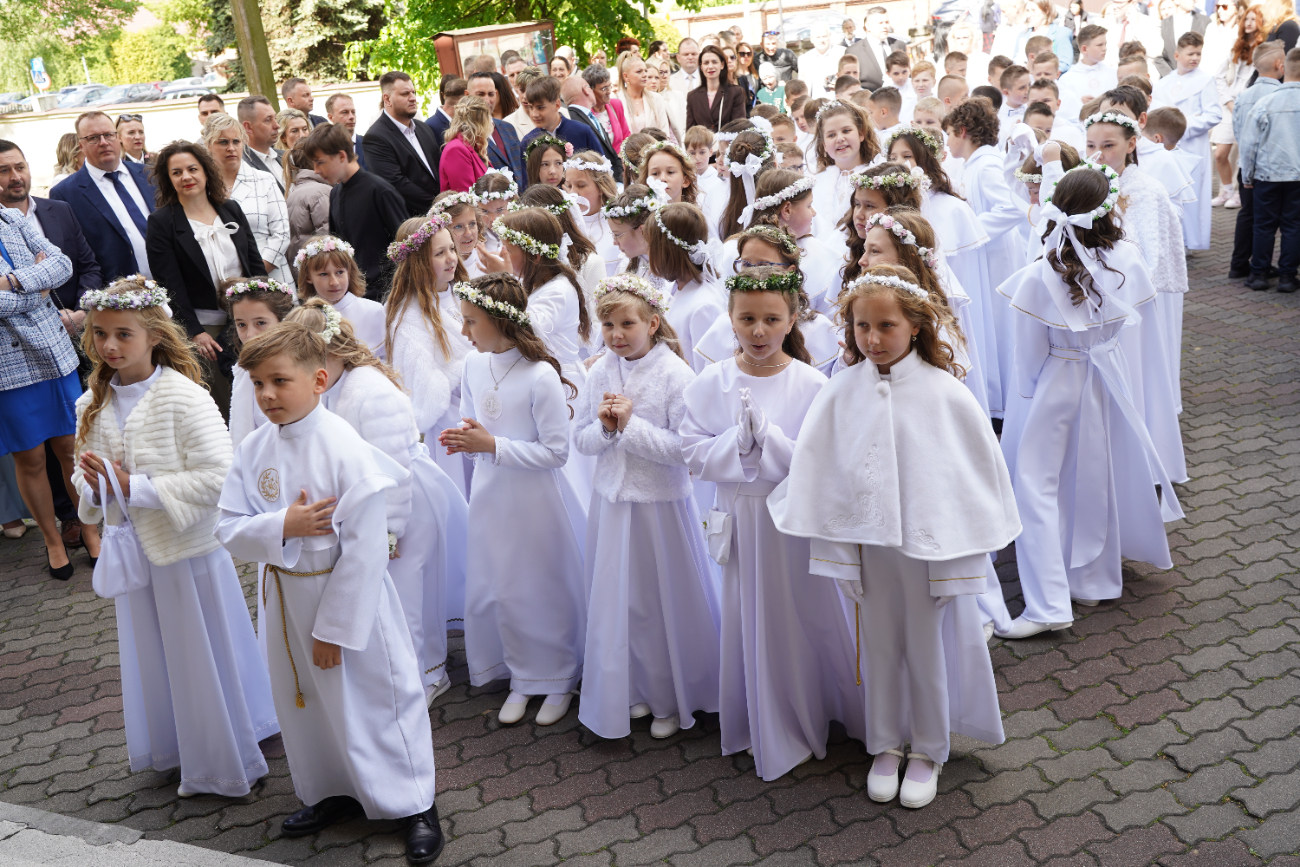 Komunia w Strzałkowie ZDJĘCIA