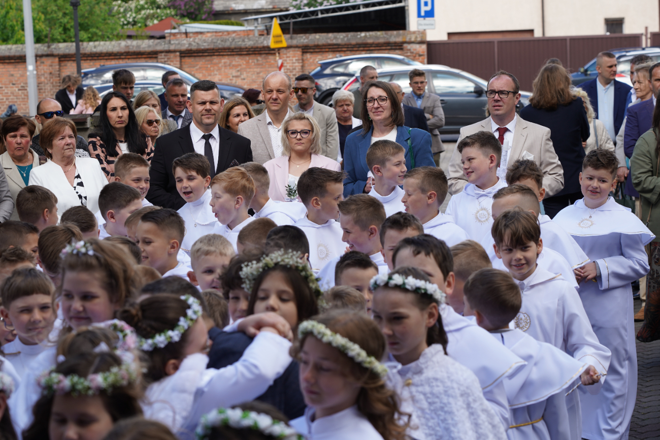 Komunia w Strzałkowie ZDJĘCIA