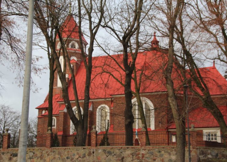 Gmina przekaże pieniądze parafiom