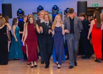 To był wyjątkowy bal. Zobacz, jak bawili się ósmoklasiści z Jedynki