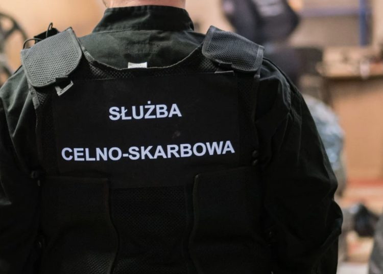 Samochód wyładowany narkotykami. W środku ponad 30 kilogramów marihuany