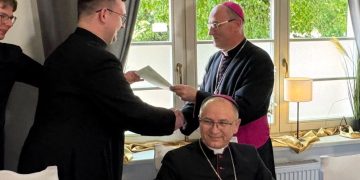 Ks. Kamil dostał dekret. Wiemy, do której parafii został skierowany