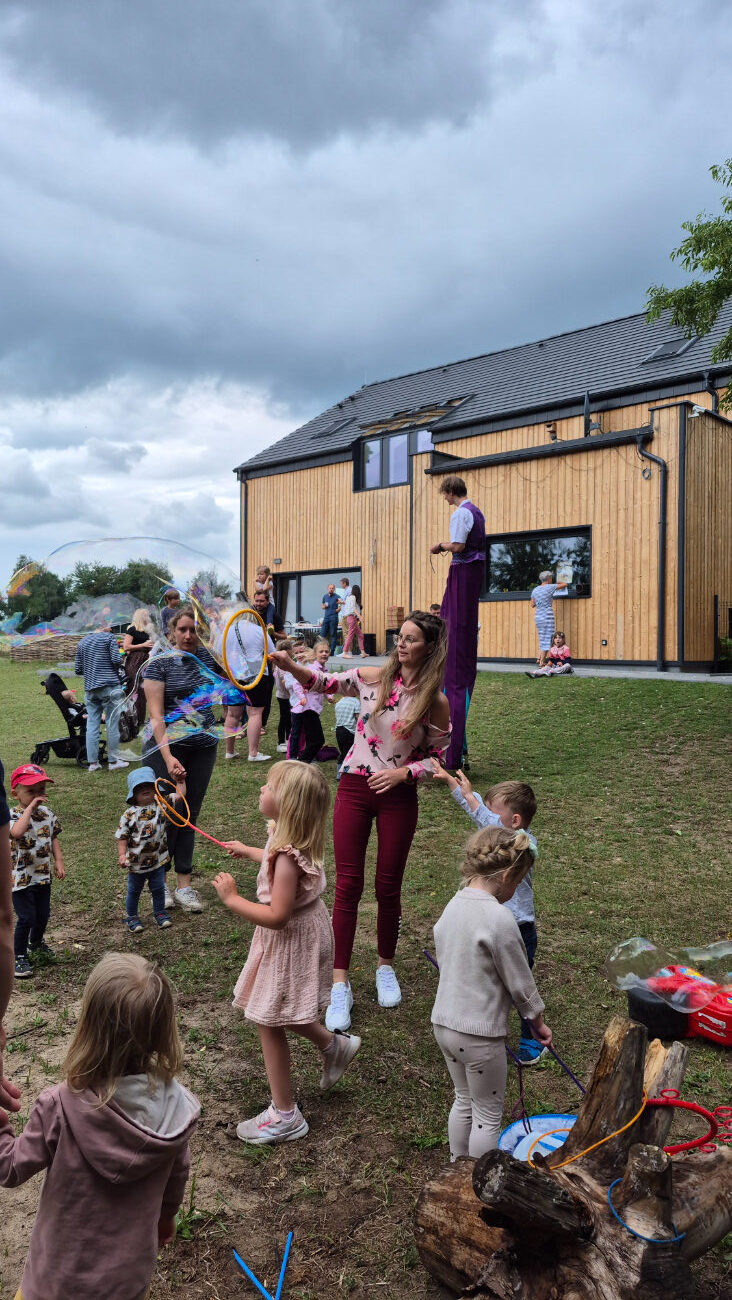 Lisia Baza kończy drugi rok zabawy i edukacji na dworze