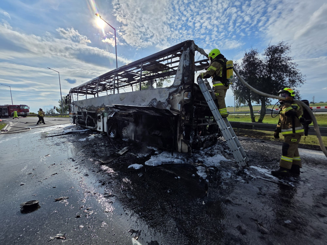 Autobus doszczętnie spłonął