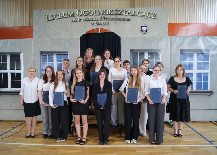 Tak licealiści zakończyli rok ZDJĘCIA