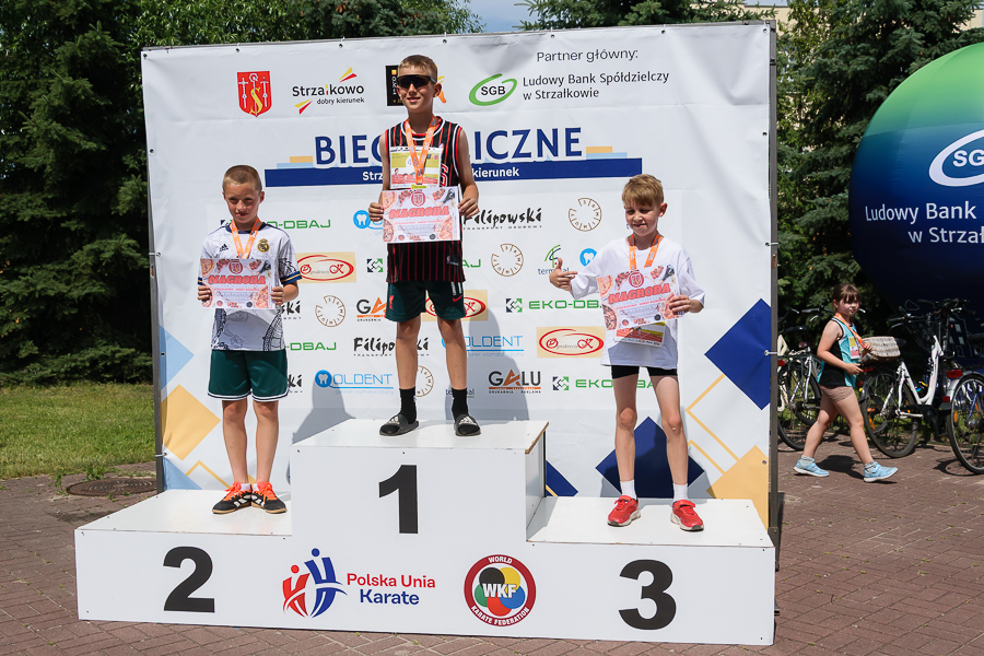 Biegło prawie 200 zawodników. Zobacz zdjęcia ze Strzałkowa