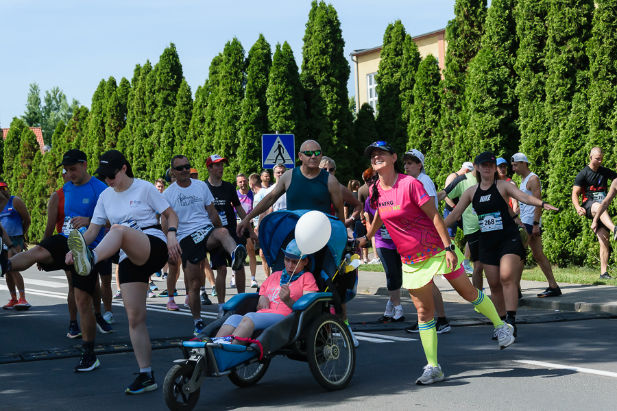 Biegło prawie 200 zawodników. Zobacz zdjęcia ze Strzałkowa