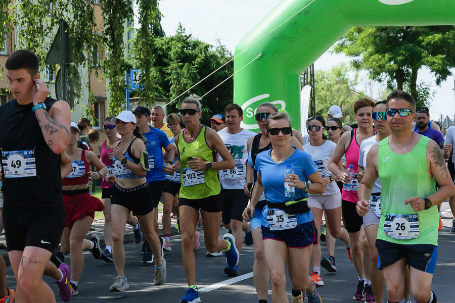 Biegło prawie 200 zawodników. Zobacz zdjęcia ze Strzałkowa