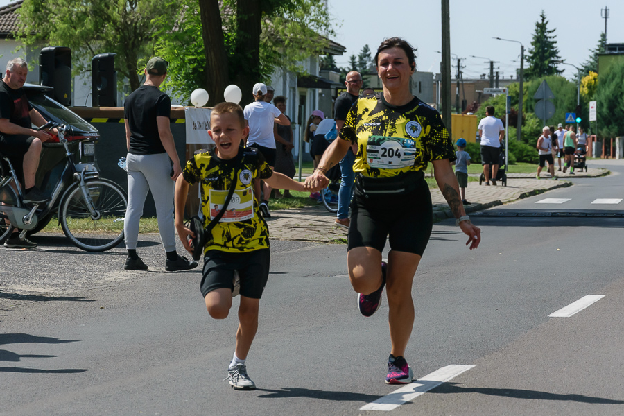 Biegło prawie 200 zawodników. Zobacz zdjęcia ze Strzałkowa