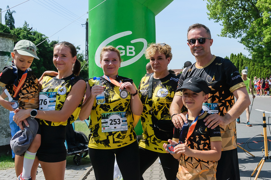 Biegło prawie 200 zawodników. Zobacz zdjęcia ze Strzałkowa