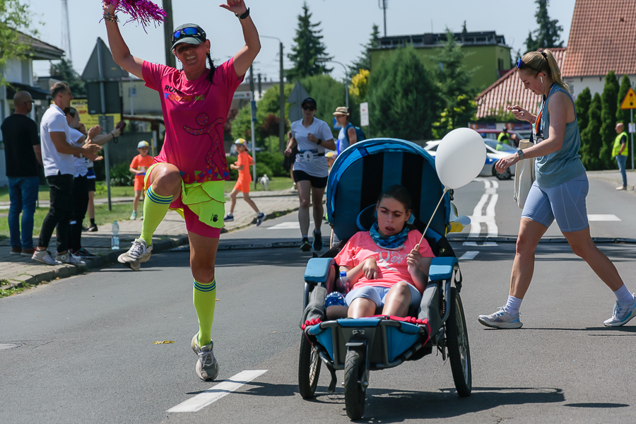 Biegło prawie 200 zawodników. Zobacz zdjęcia ze Strzałkowa