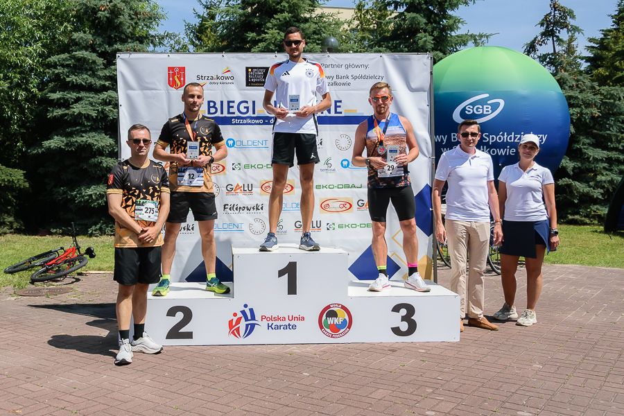 Biegło prawie 200 zawodników. Zobacz zdjęcia ze Strzałkowa