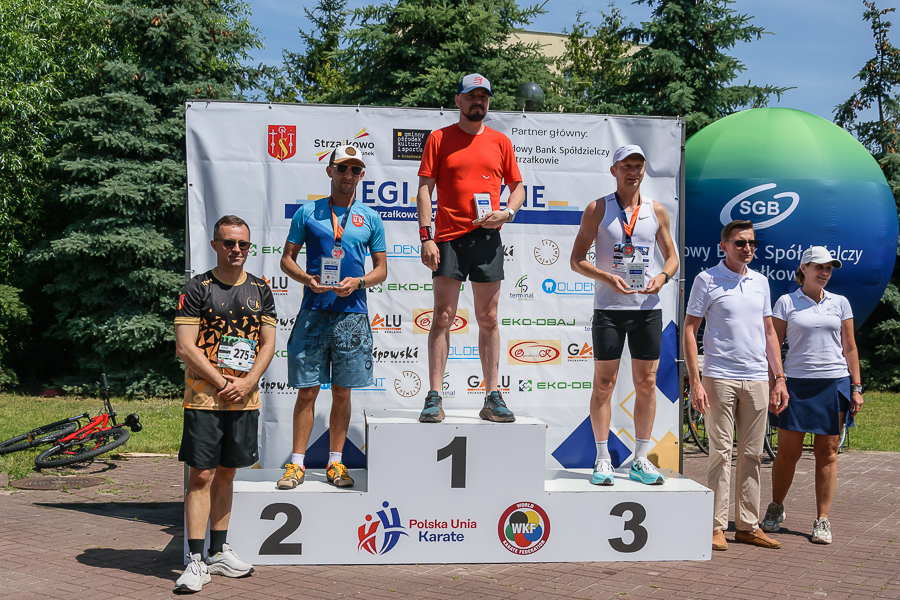 Biegło prawie 200 zawodników. Zobacz zdjęcia ze Strzałkowa