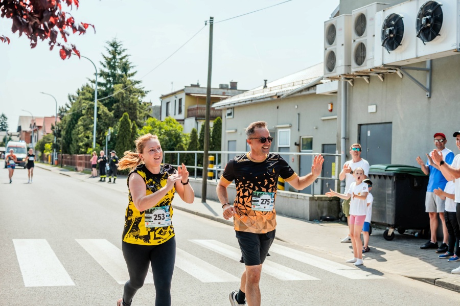 Biegło prawie 200 zawodników. Zobacz zdjęcia ze Strzałkowa