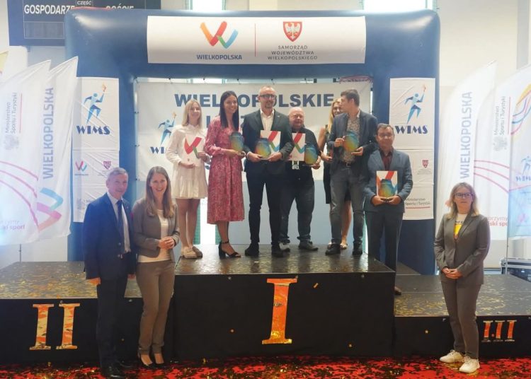 Odebrali nagrodę w sportowej klasyfikacji powiatów