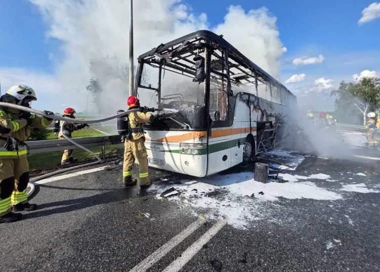 Autobus doszczętnie spłonął