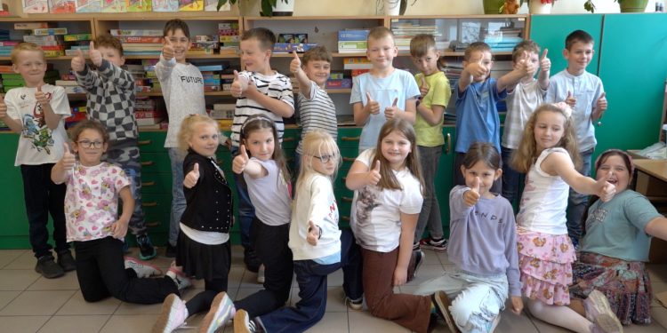 To tak ważne! Drugoklasiści z Giewartowa nagrali teledysk