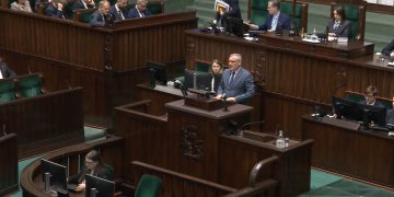 Głosowanie ws. wotum zaufania dla rządu. Słupecki poseł zwraca uwagę na ważną kwestię