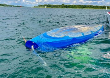 Akcja na jeziorze. 6 osób w wodzie