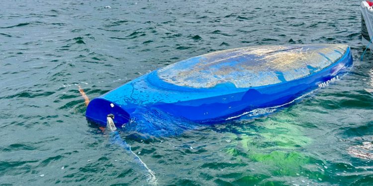 Akcja na jeziorze. 6 osób w wodzie