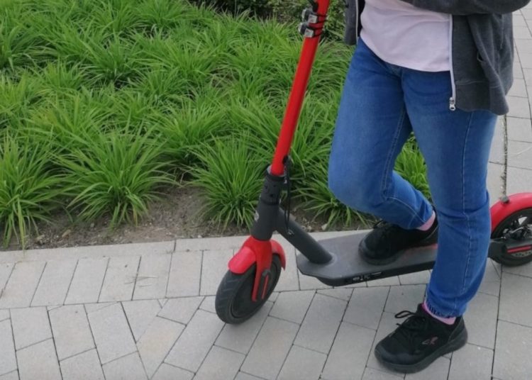 Hulajnogi stwarzają coraz większe zagrożenie. Policja reaguje