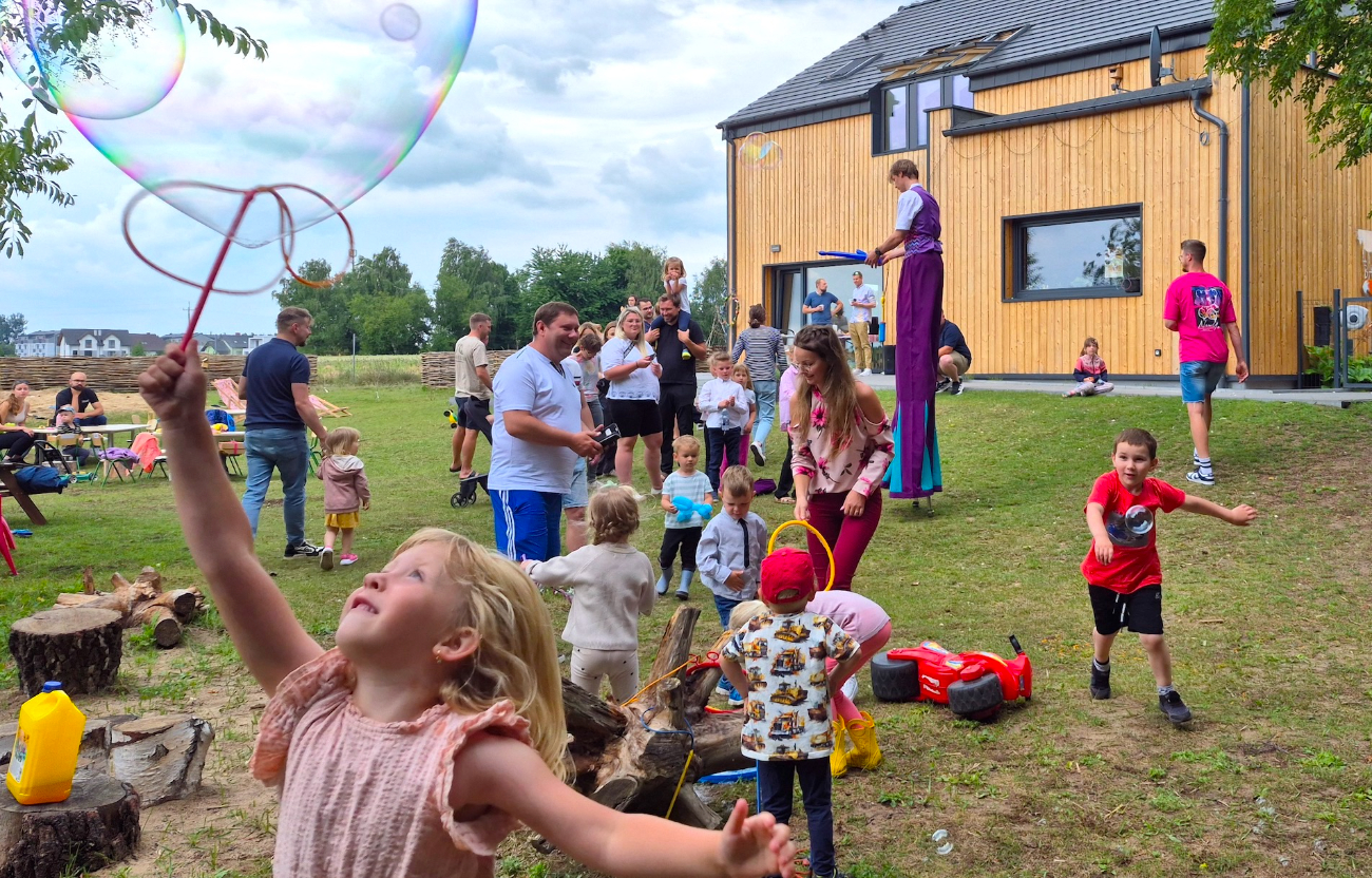 Lisia Baza kończy drugi rok zabawy i edukacji na dworze
