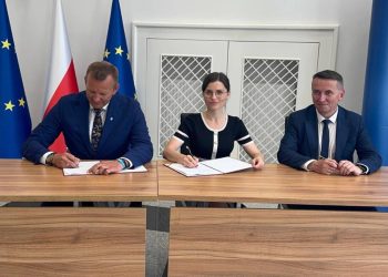 Podpisali umowę na remont drogi do Kornat