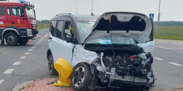 Wypadek na nowej drodze. Zderzyły się dwa auta