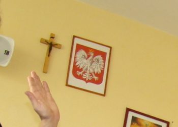 Religia tylko na początku i końcu zajęć? Dyrektor mówi o „martwym przepisie”