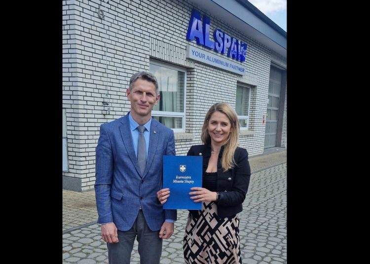 W końcu się udało. Miasto kupi scenę mobilną