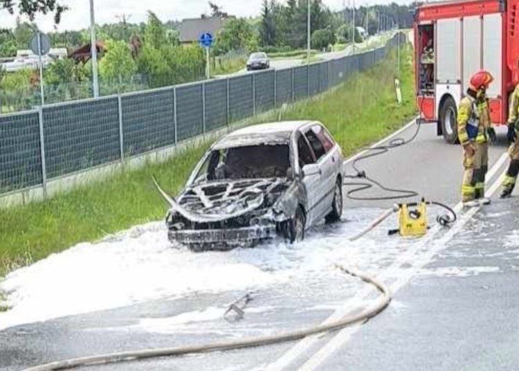 W Polanowie zapalił się samochód
