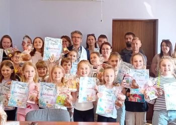 Zakończyli kolejny rok… z plastyką