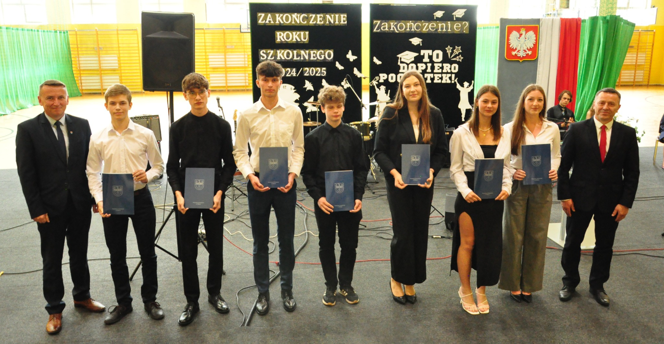 Uczniowie dostali po 500 zł