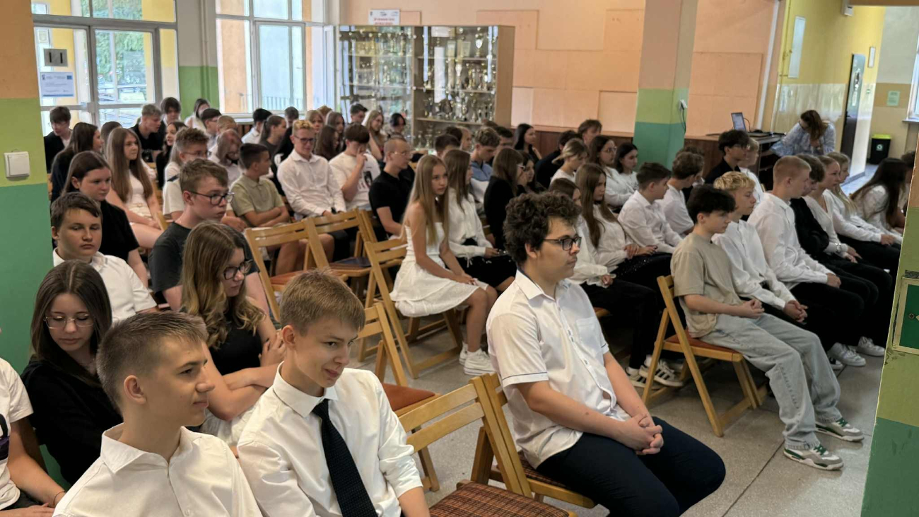 Na świadectwach mają prawie same szóstki. Absolwenci wyróżnieni