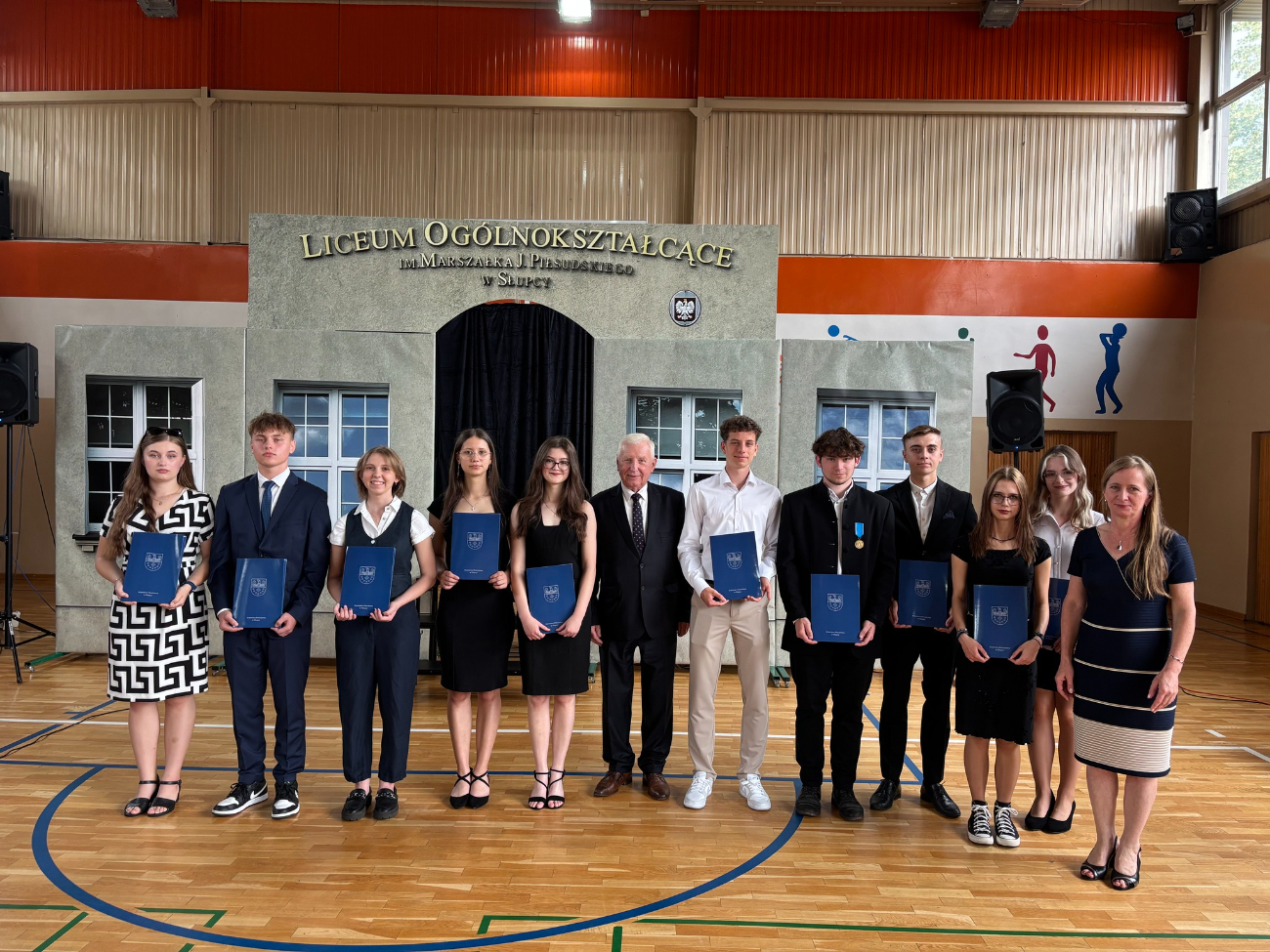 Uczniowie dostali po 500 zł