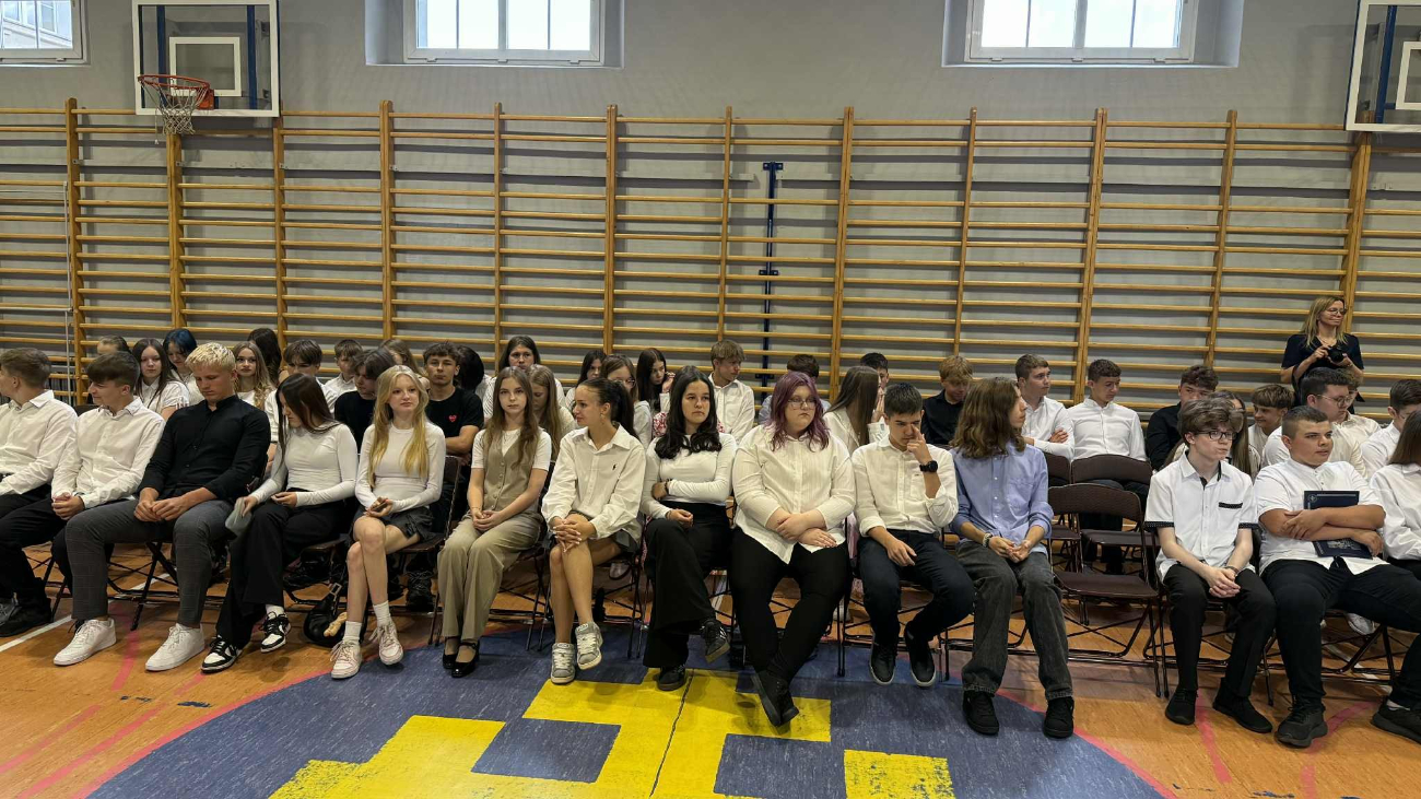 Na świadectwach mają prawie same szóstki. Absolwenci wyróżnieni