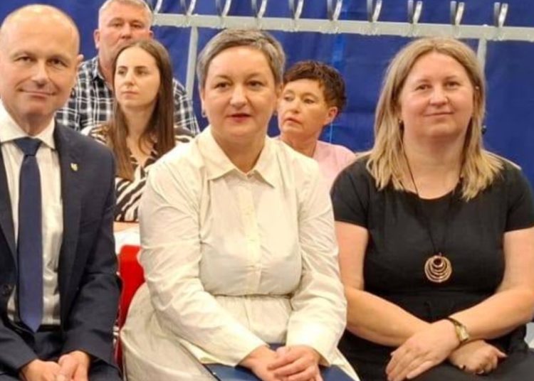 14 lat pełniła ważną funkcję. Nagrodzili ją wielkimi brawami