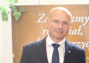 300 zł to za mało. Radny apeluje o większe stypendia dla uczniów