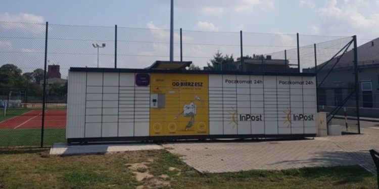 Wkrótce kończy się umowa. Co dalej z paczkomatem w Strzałkowie?