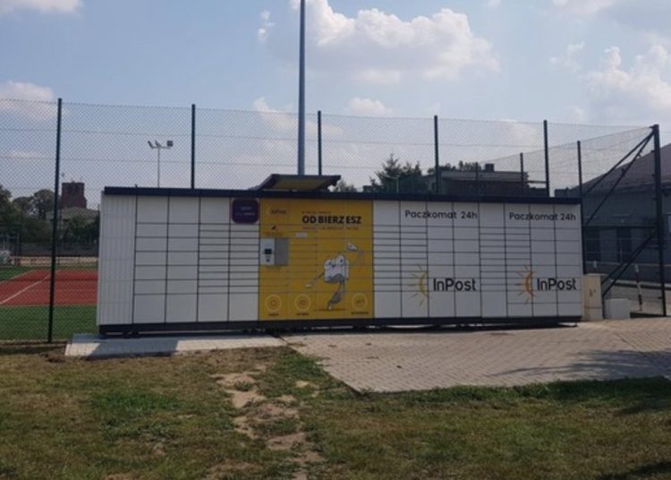 Wkrótce kończy się umowa. Co dalej z paczkomatem w Strzałkowie?