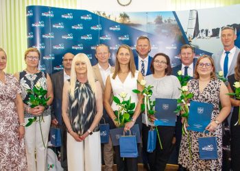 Zdali egzaminy i awansowali