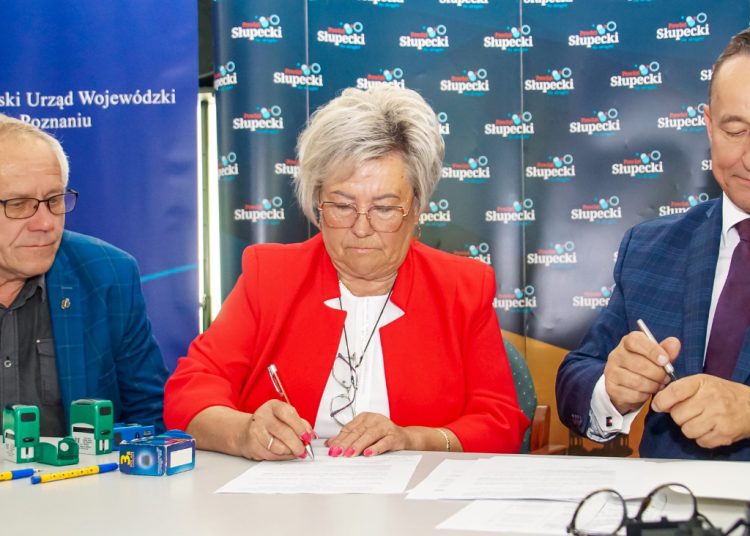 Więcej pieniędzy na utrzymanie wód i wodnych urządzeń. Spółki podpisały umowy